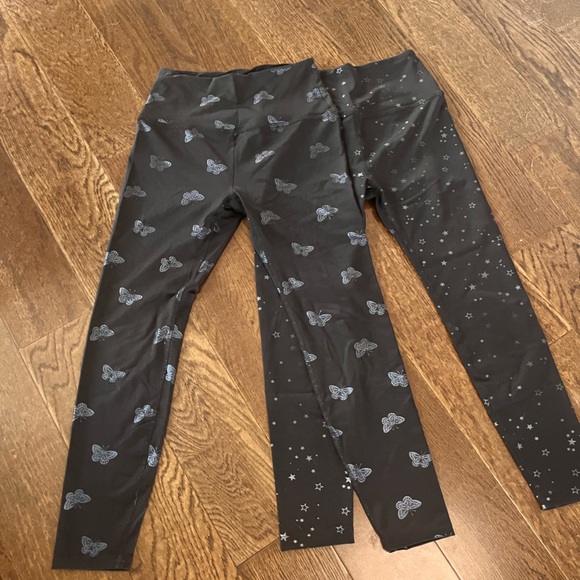 Beyond Yoga Small Butterfly Shine & Tossed Star High Waisted 7/8 Midi Leggings - Picture 3 of 16